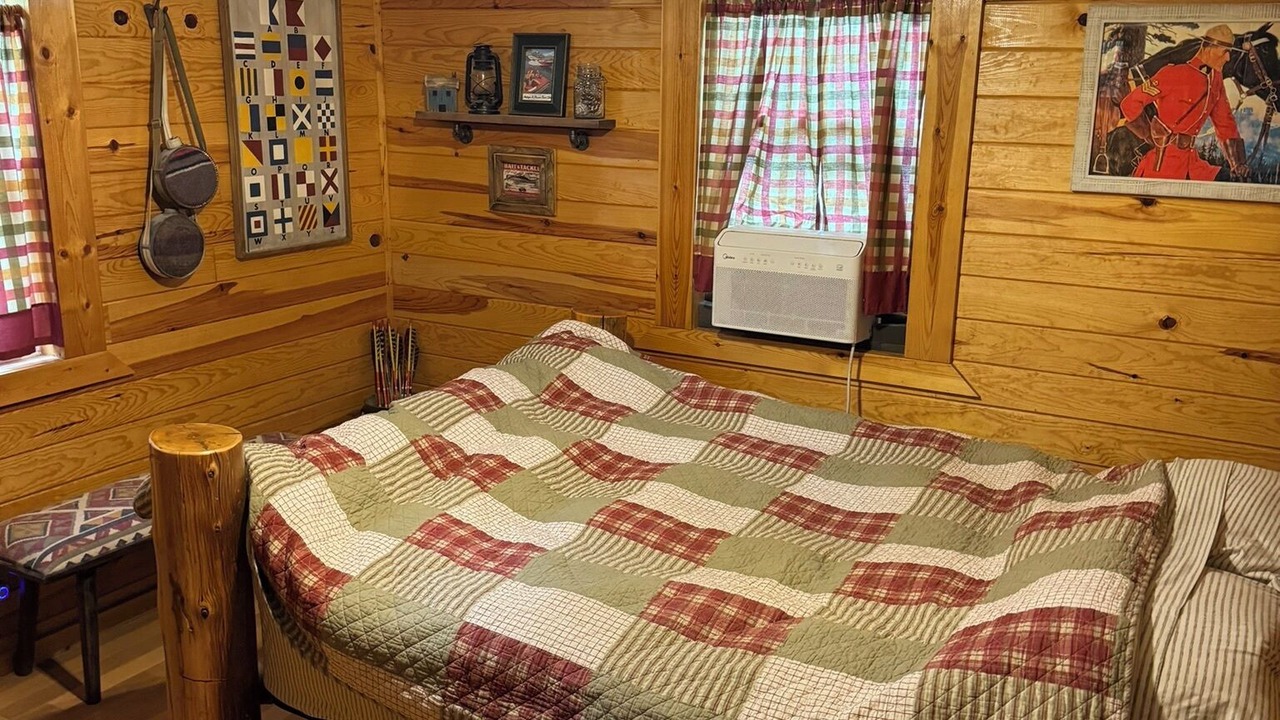 Photo of Bedroom in Spooner