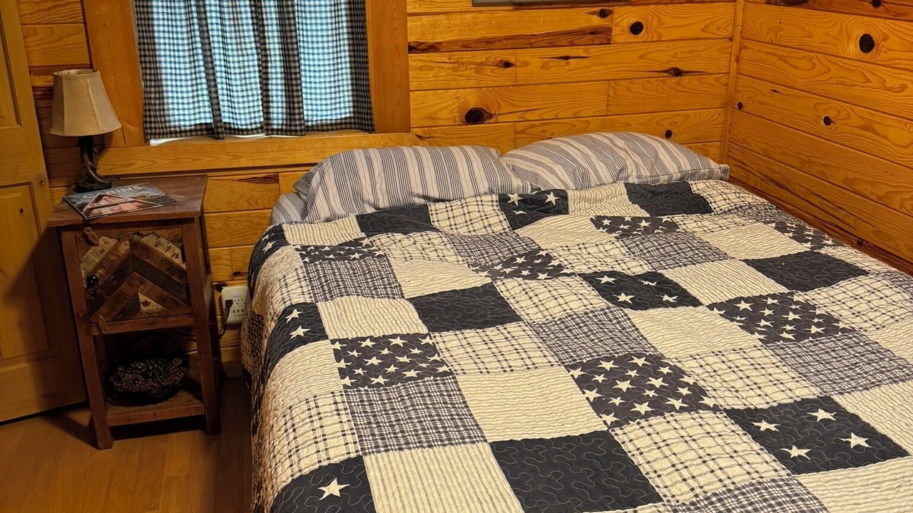 Photo of Bedroom in Spooner
