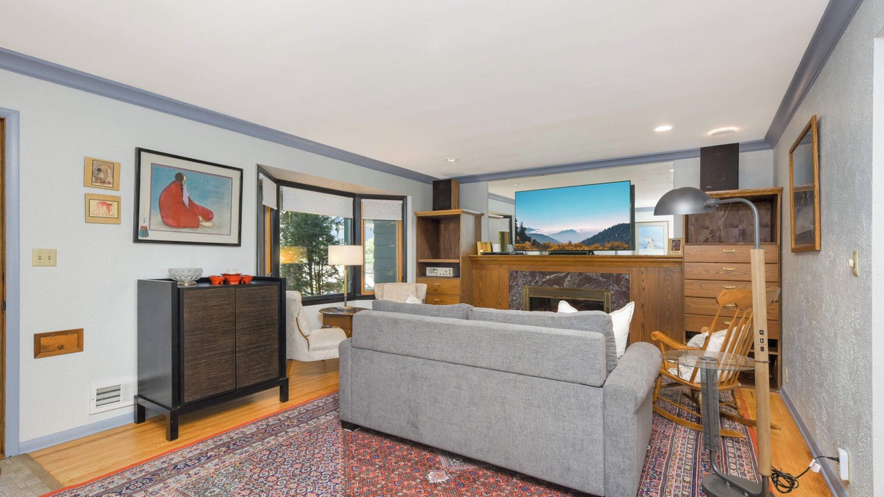 Photo of Livingroom in Highland