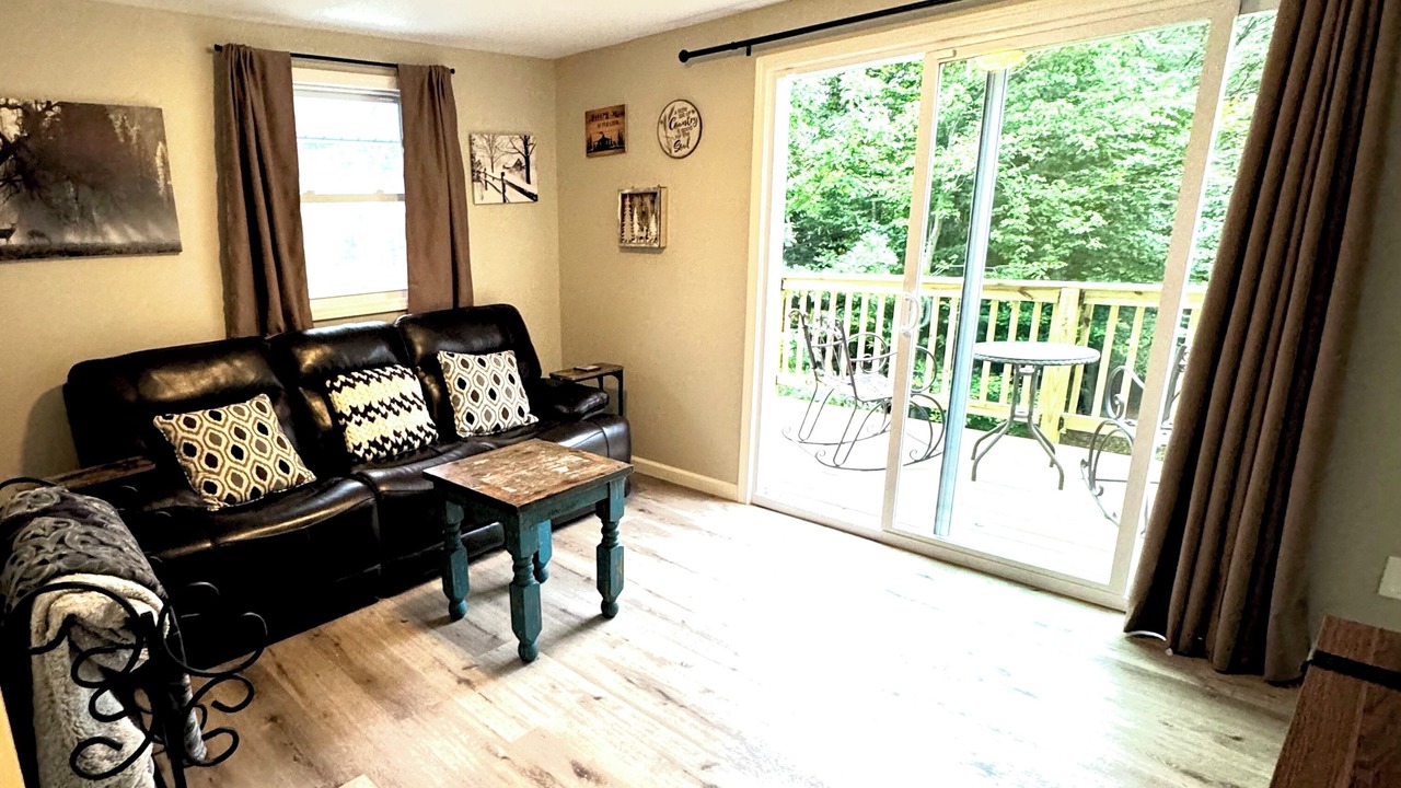 Photo of Livingroom in Cleveland