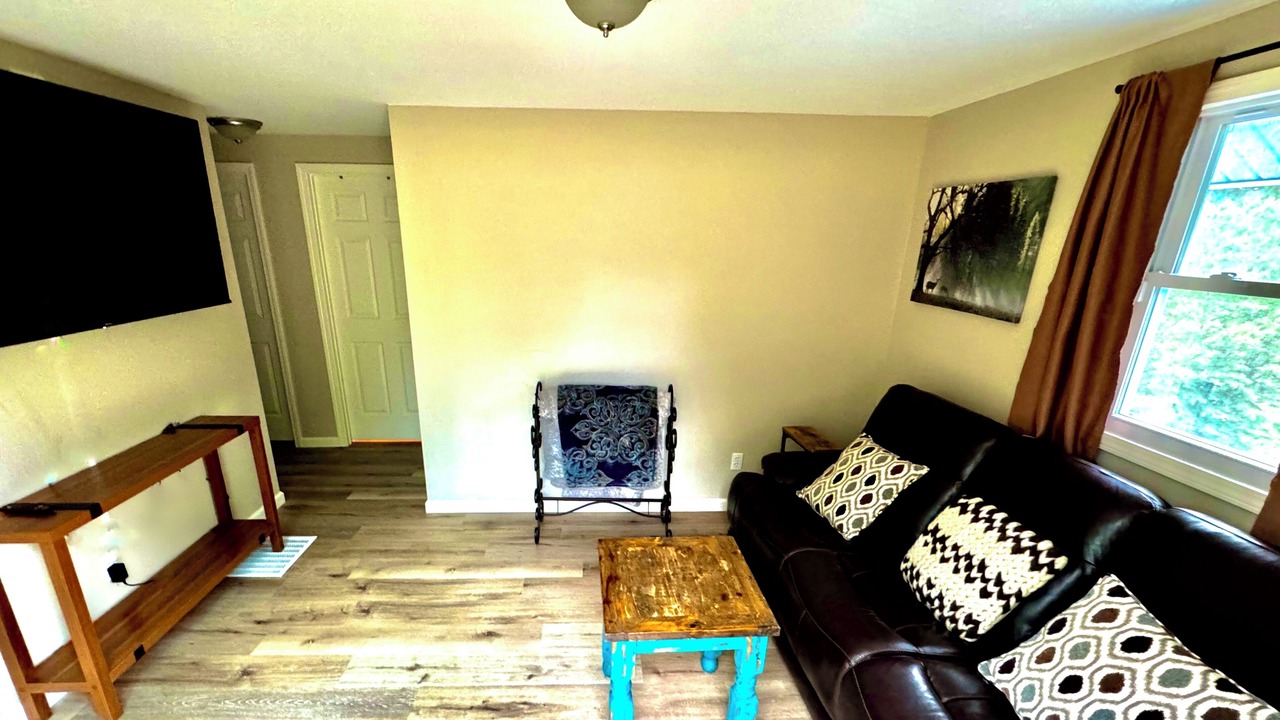 Photo of Livingroom in Cleveland