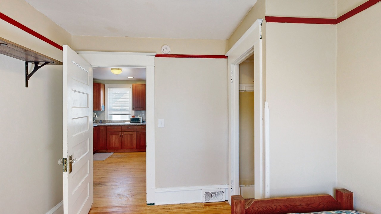 Photo of Bedroom in Midway