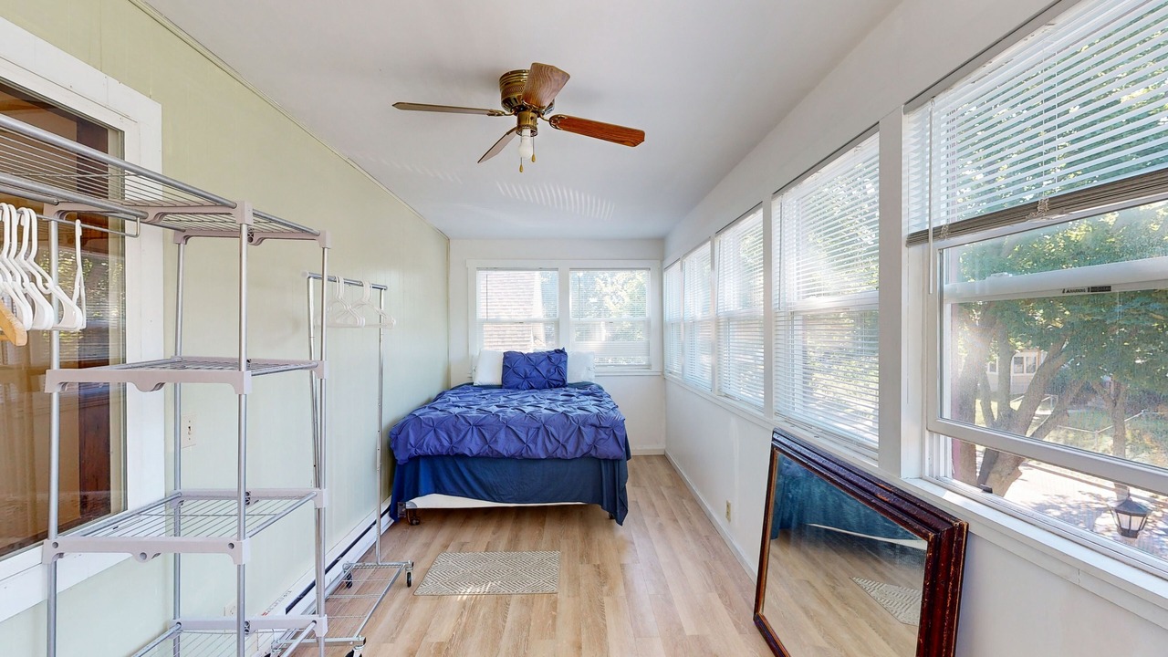 Photo of Bedroom in Midway