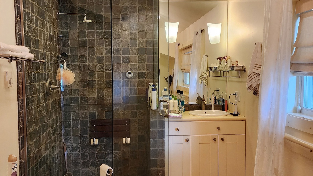 Photo of Bathroom in Hillsboro