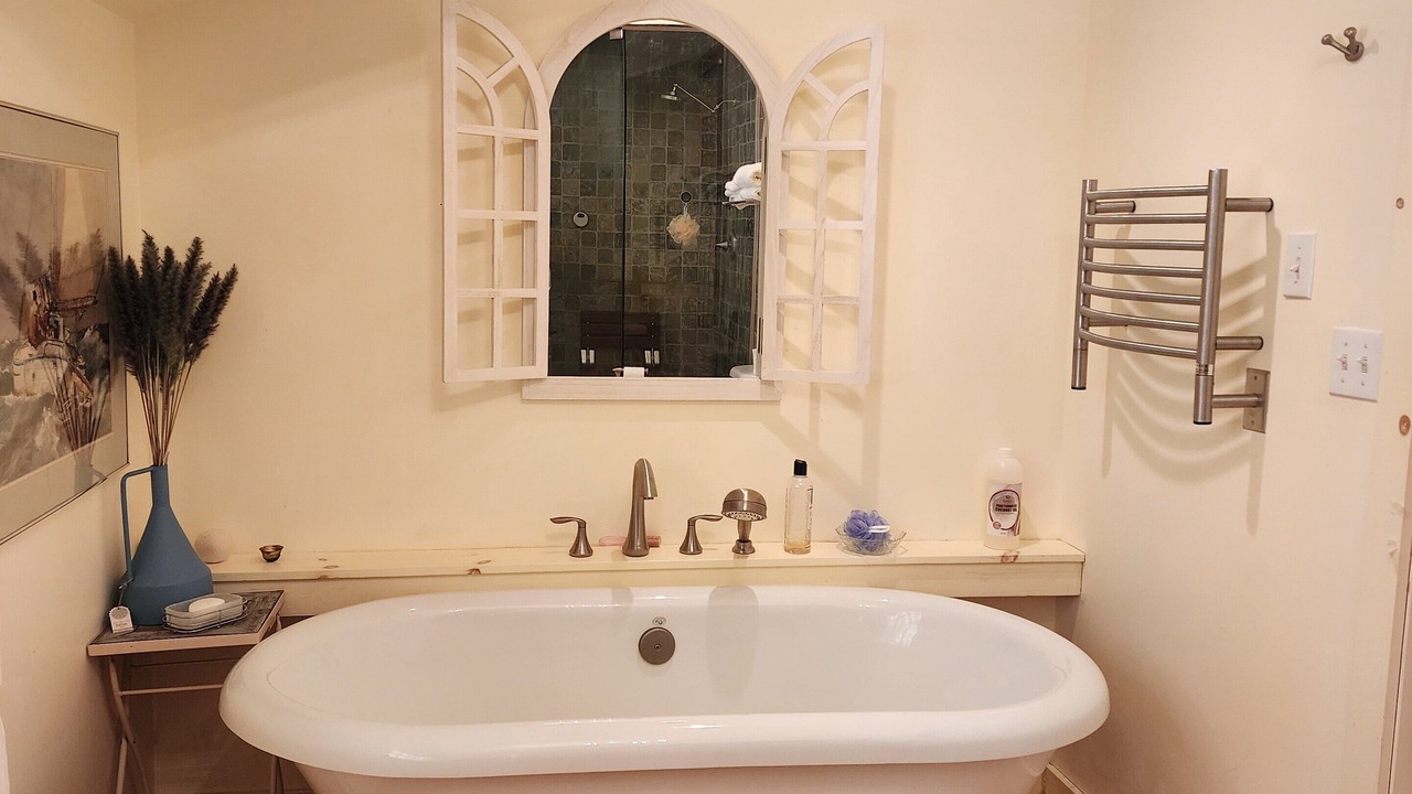 Photo of Bathroom in Hillsboro