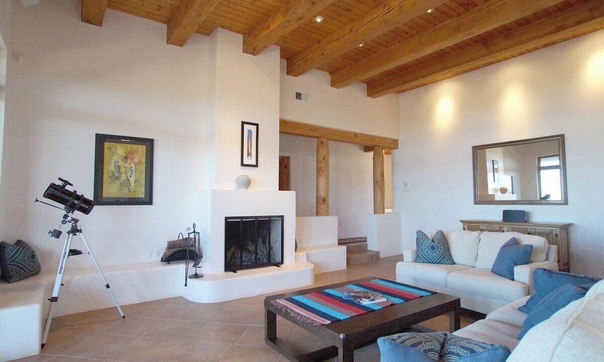 Photo of Livingroom in Nambe Pueblo