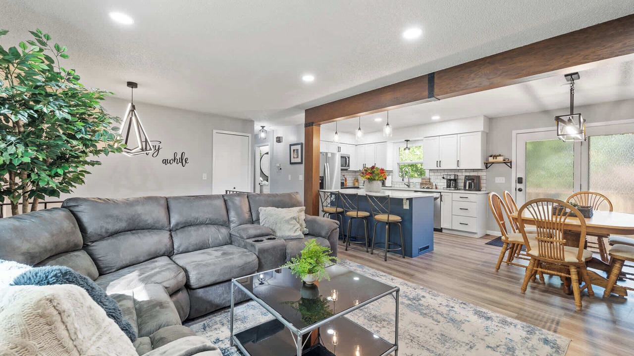 Photo of Livingroom in Maple Grove