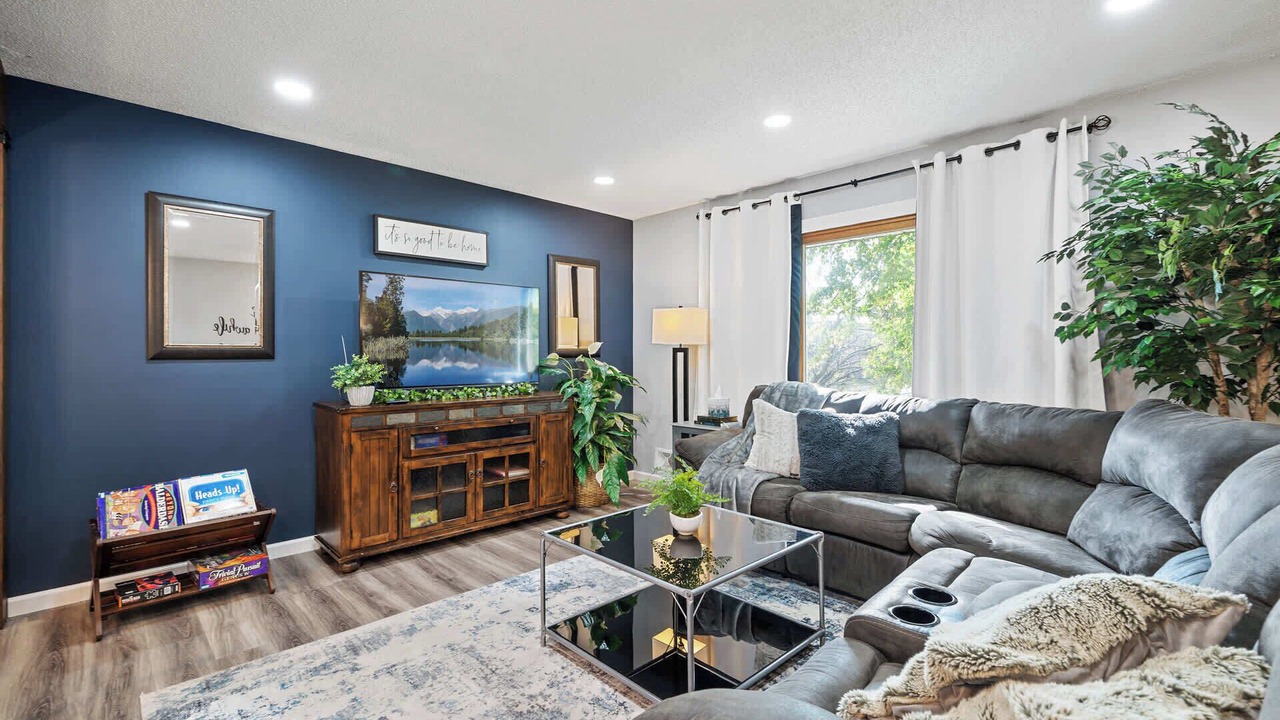 Photo of Livingroom in Maple Grove