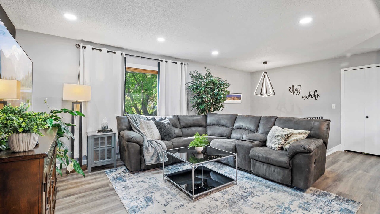Photo of Livingroom in Maple Grove