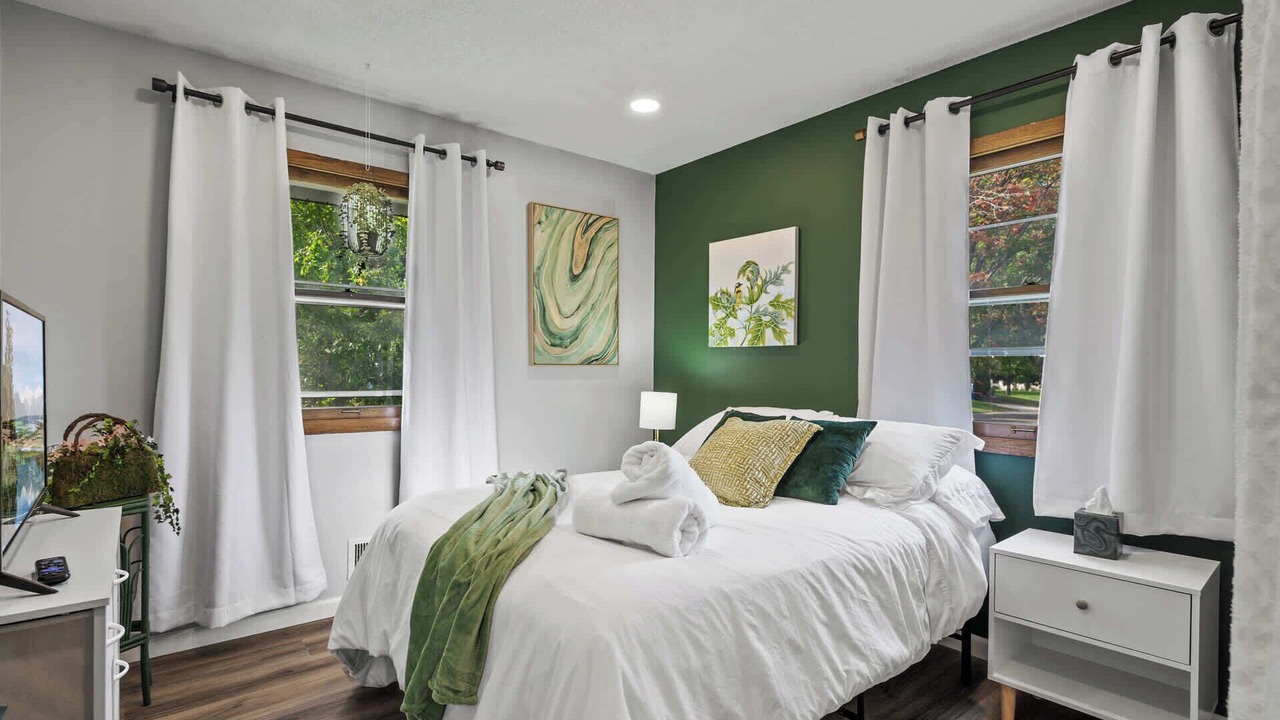 Photo of Bedroom in Maple Grove