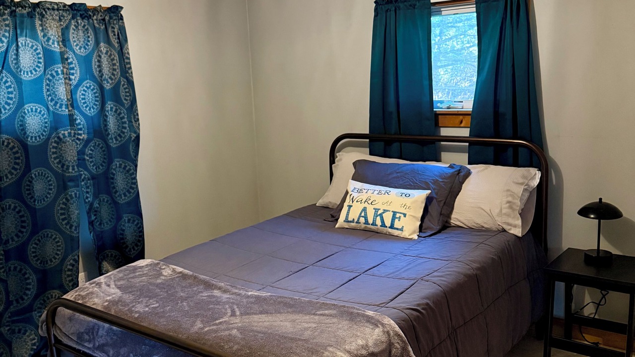 Photo of Bedroom in Alburg