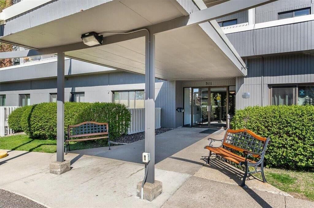 Photo of Patio Balcony in Northwestern Precinct