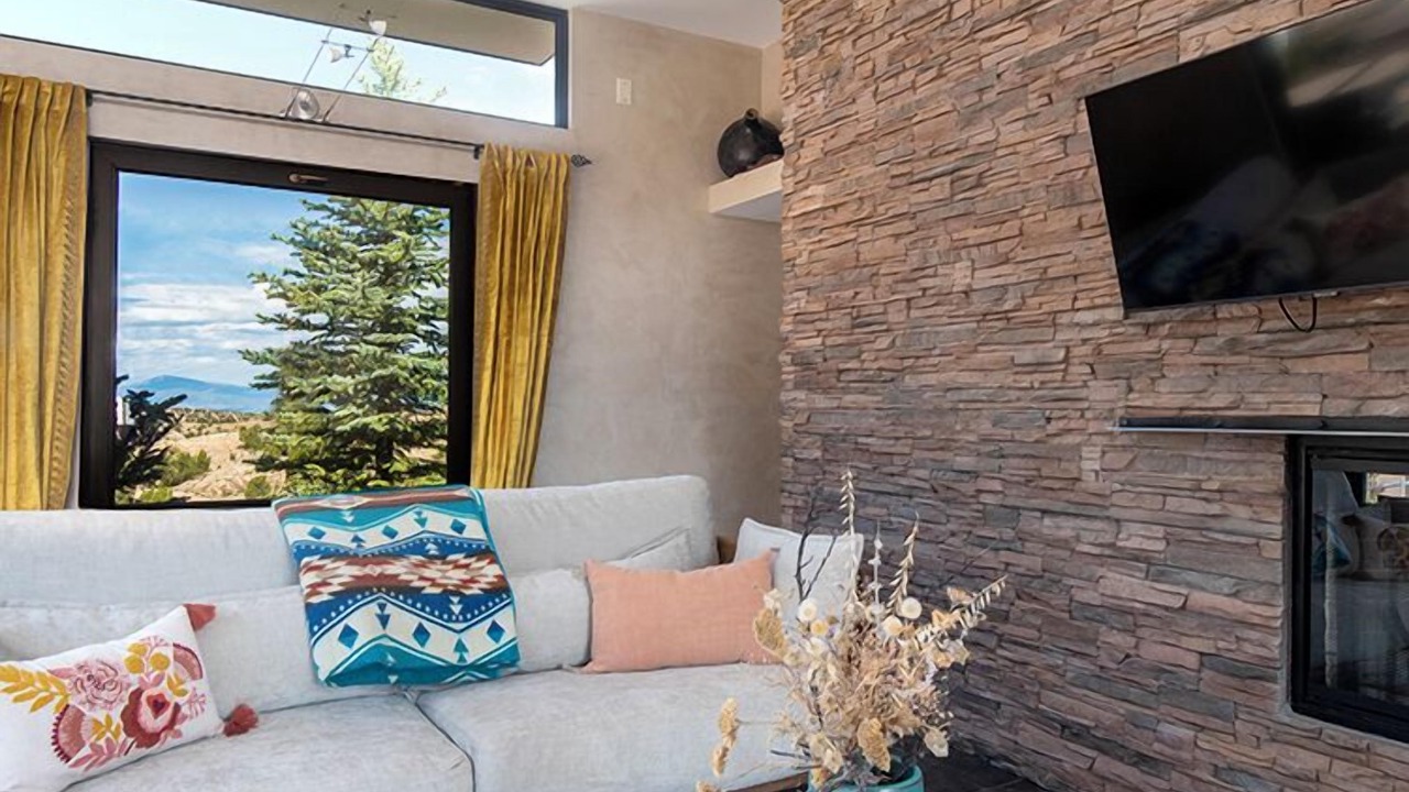 Photo of Livingroom in Chupadero
