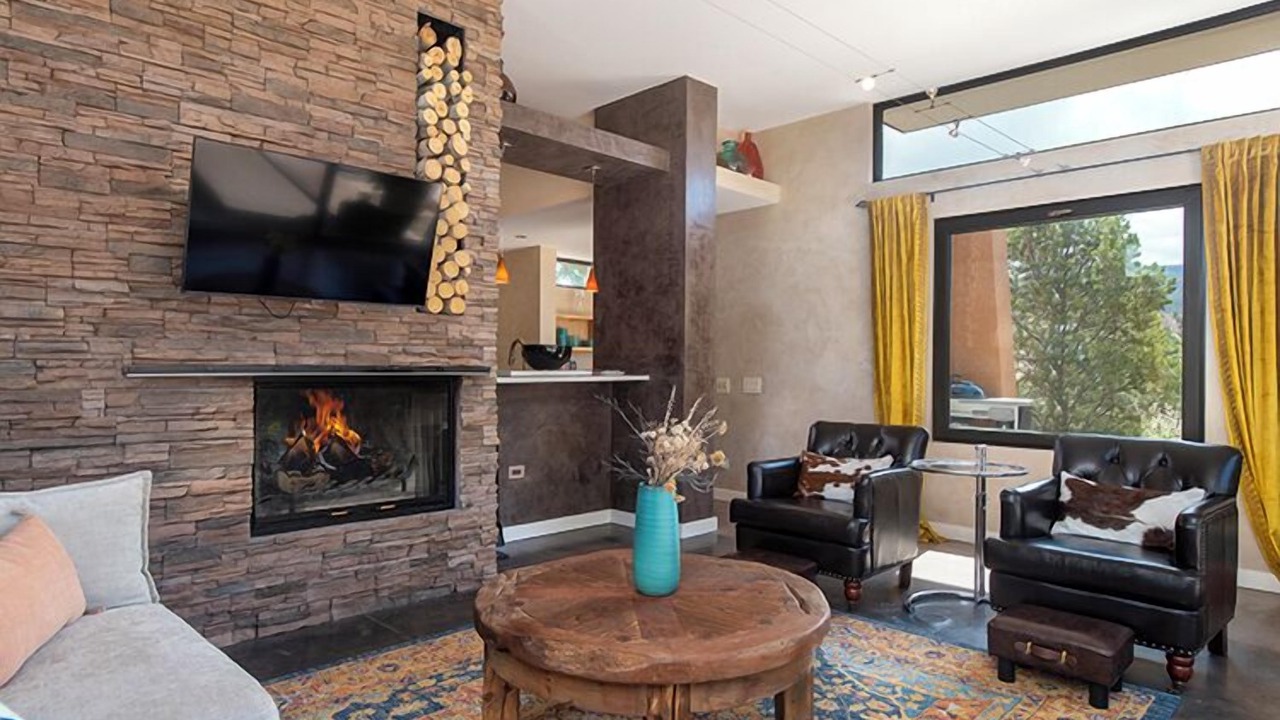 Photo of Livingroom in Chupadero