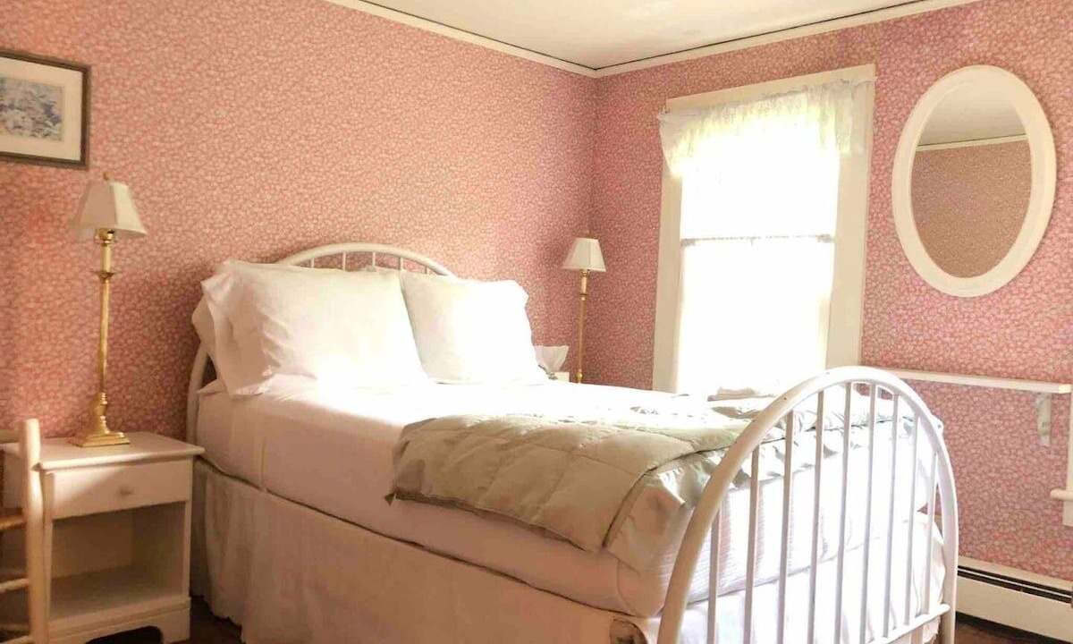 Photo of Bedroom in Canaan