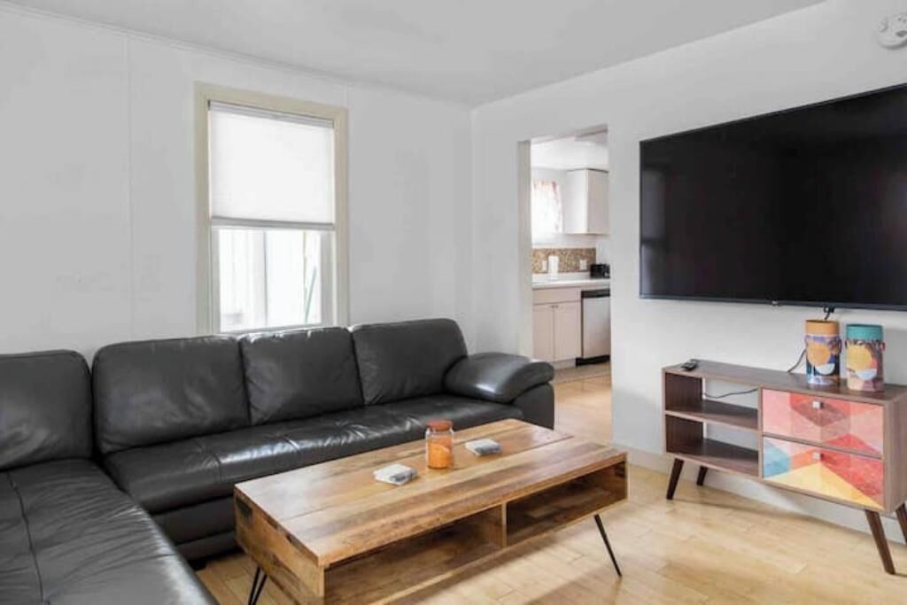 Photo of Livingroom in Old North End