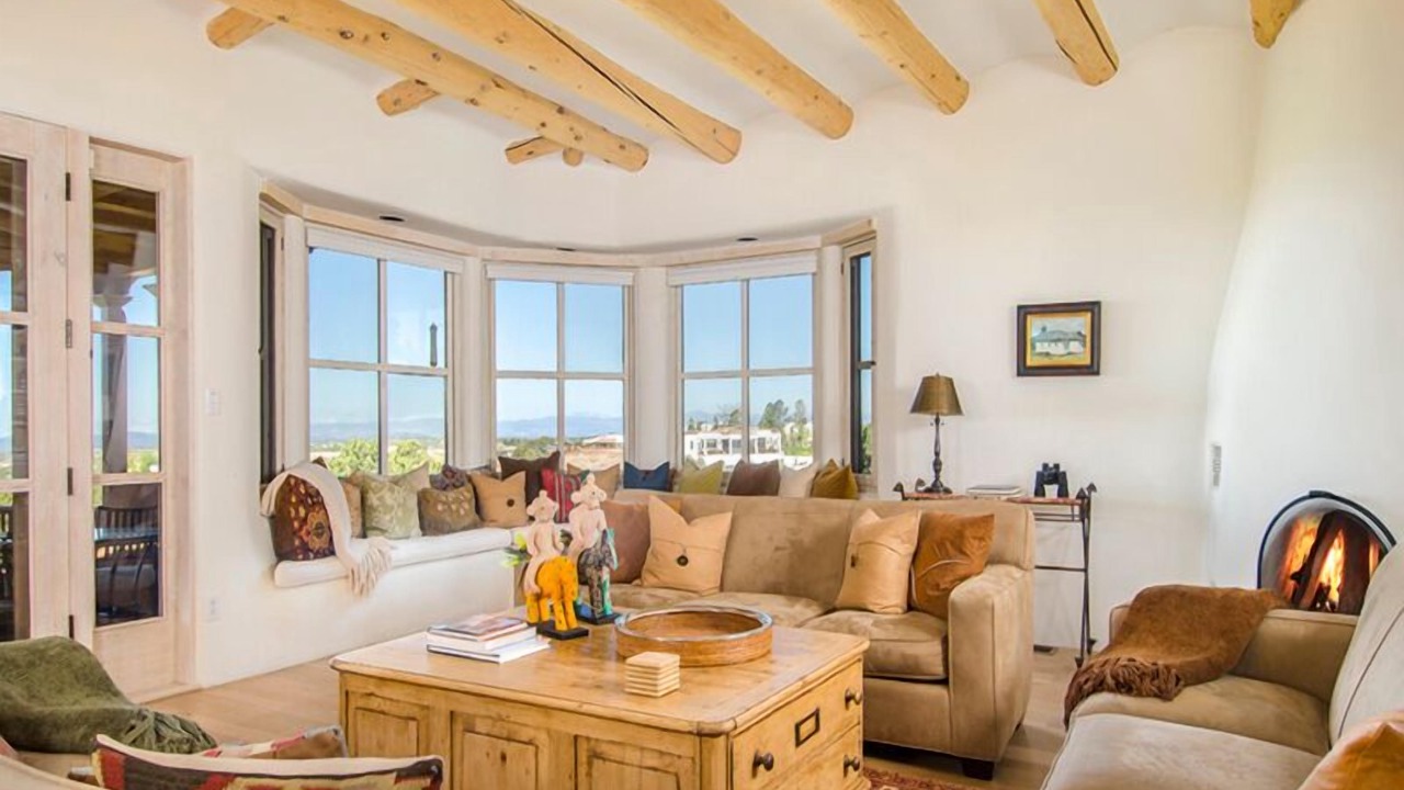 Photo of Livingroom in Northeast Santa Fe