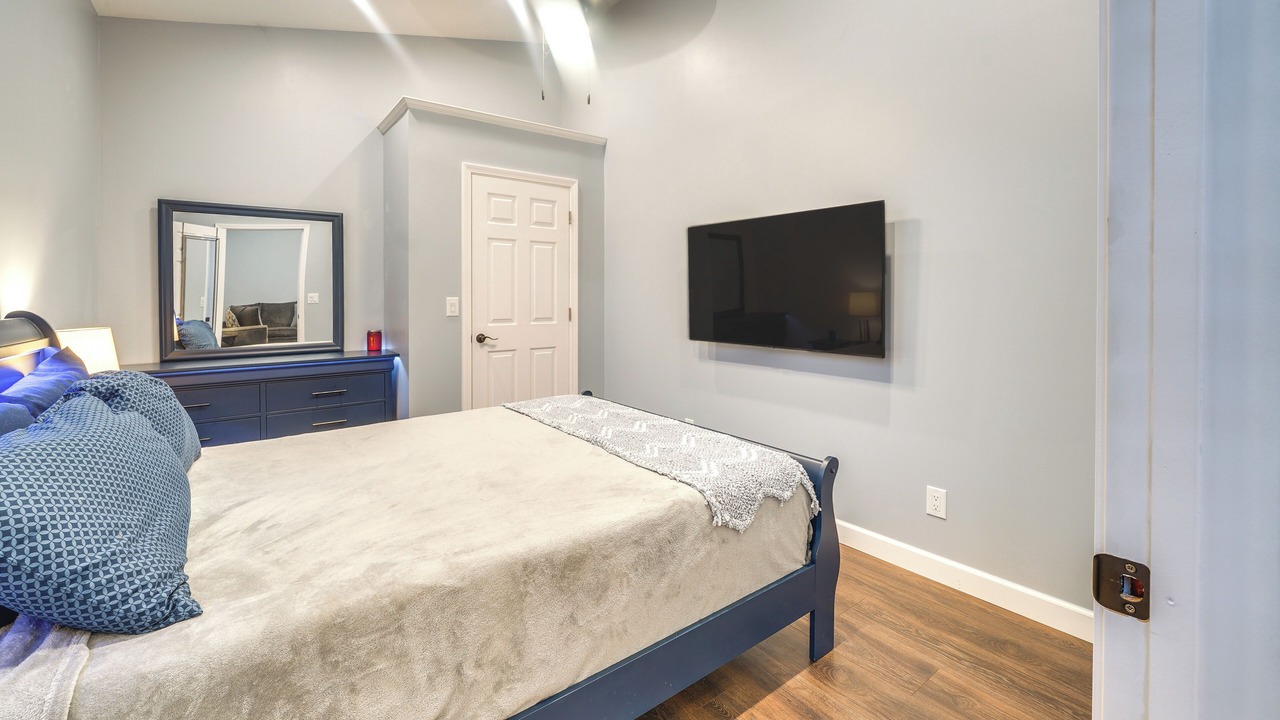 Photo of Bedroom in Deep Water