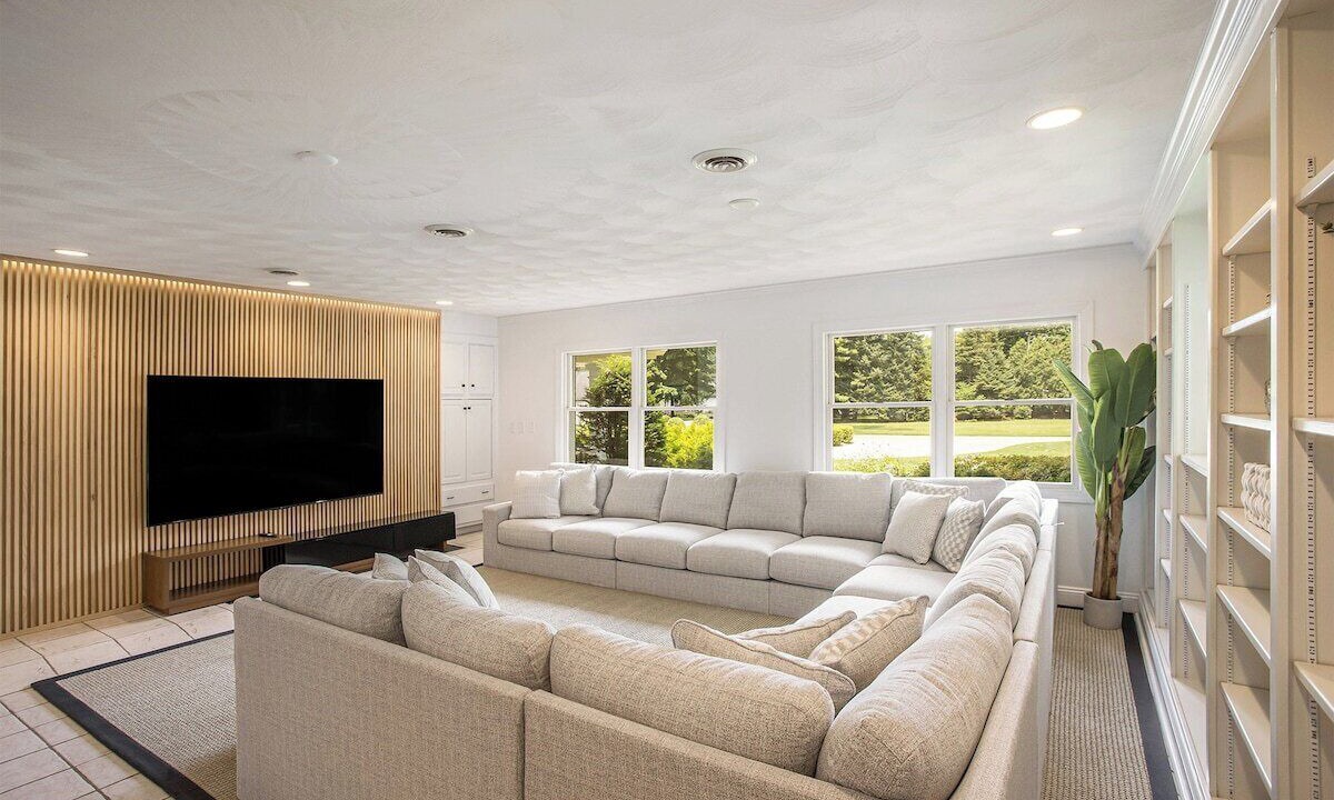 Photo of Livingroom in White Pigeon