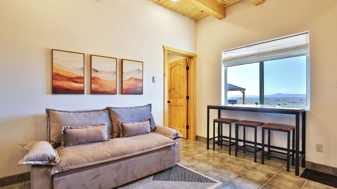 Photo of Livingroom in Ranchos De Taos