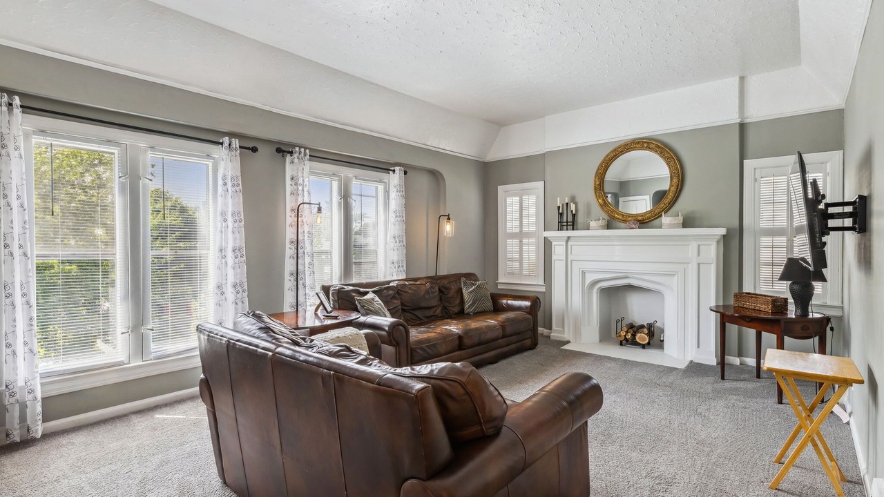 Photo of Livingroom in Cleveland