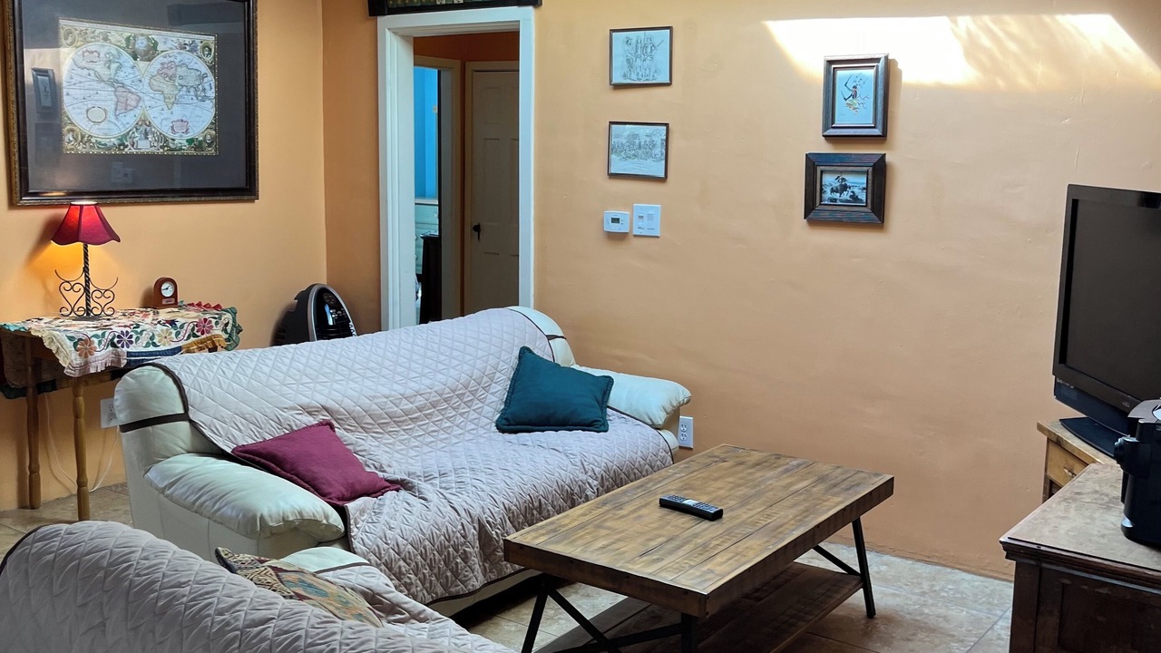 Photo of Livingroom in Historic Eastside