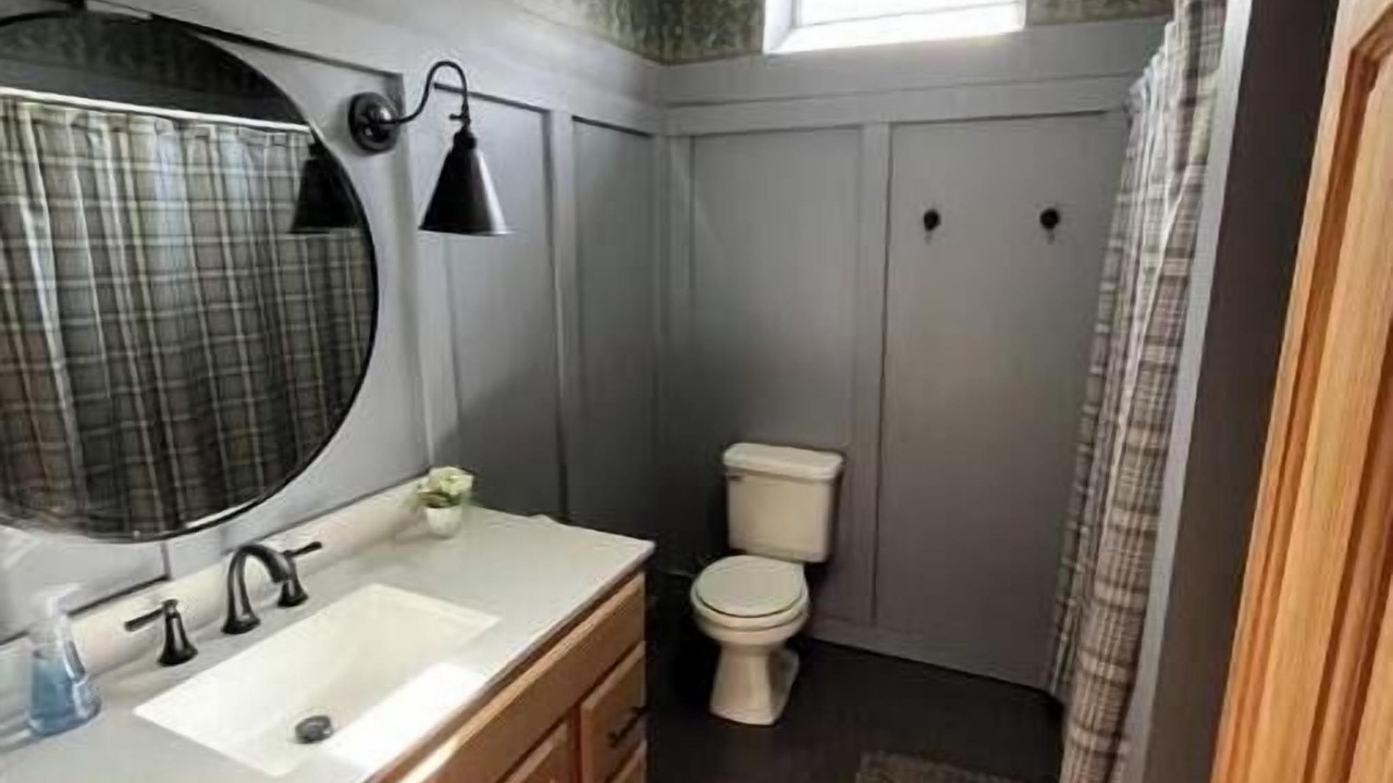 Photo of Bathroom in Elysian
