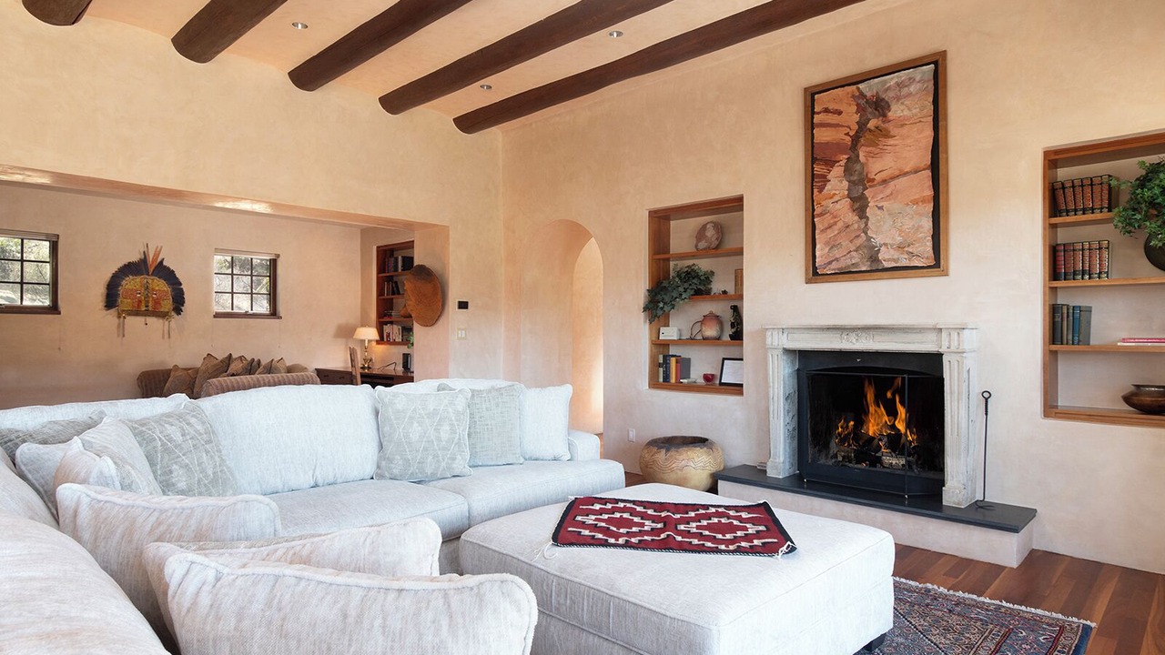Photo of Livingroom in North Hills