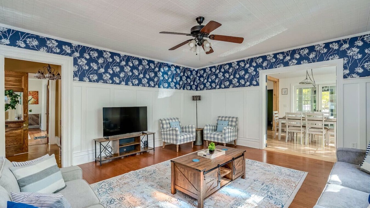 Photo of Livingroom in Canton