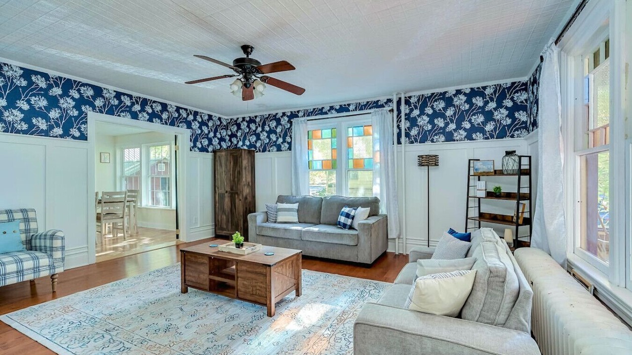 Photo of Livingroom in Canton