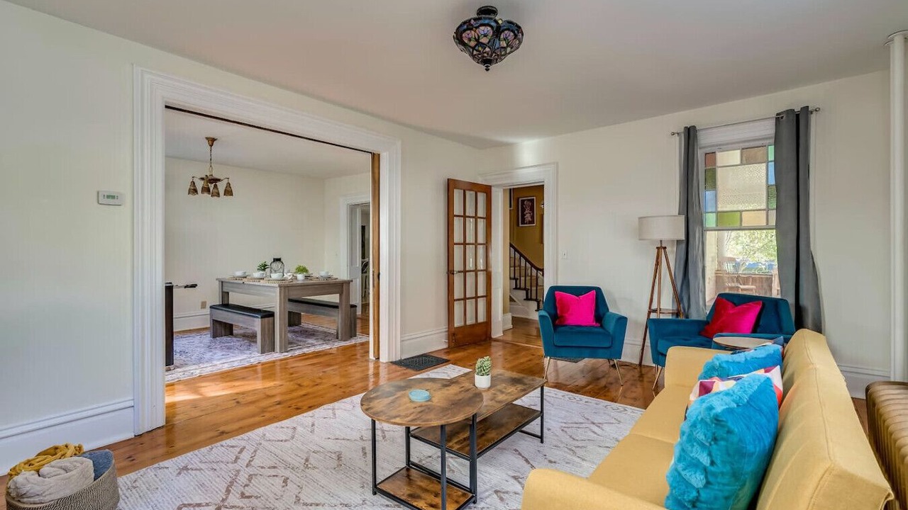 Photo of Livingroom in Canton