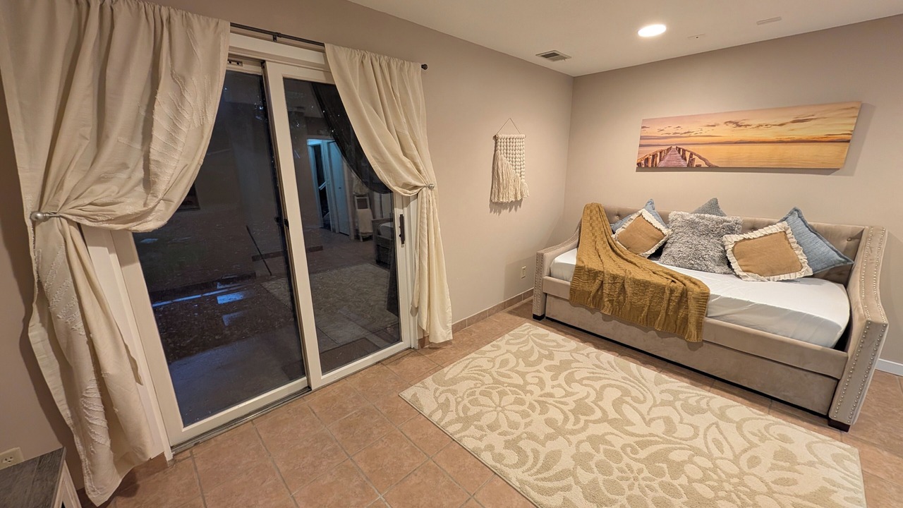 Photo of Bedroom in Maple Grove