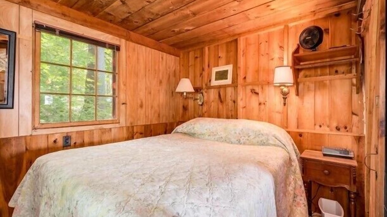 Photo of Bedroom in Moultonborough