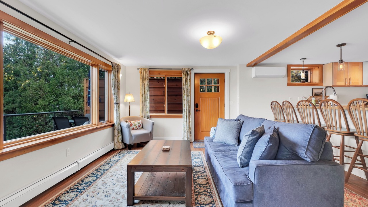 Photo of Livingroom in Malletts Bay