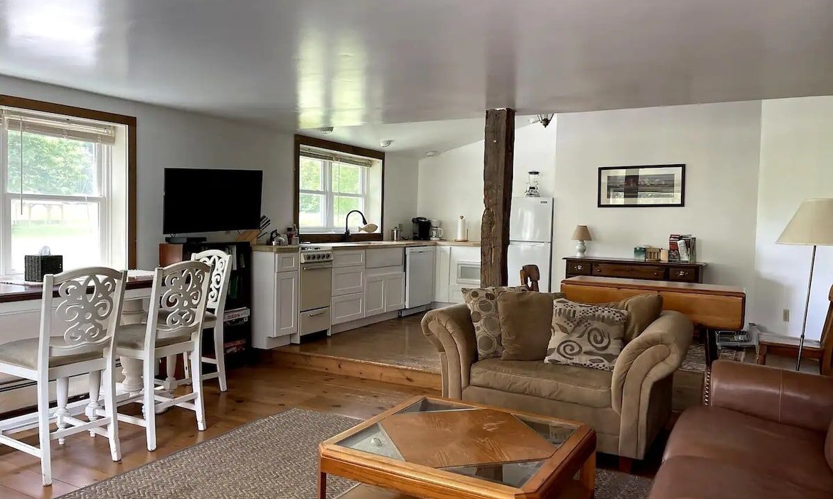 Photo of Livingroom in Canaan