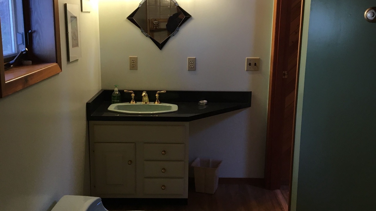 Photo of Bathroom in Eden