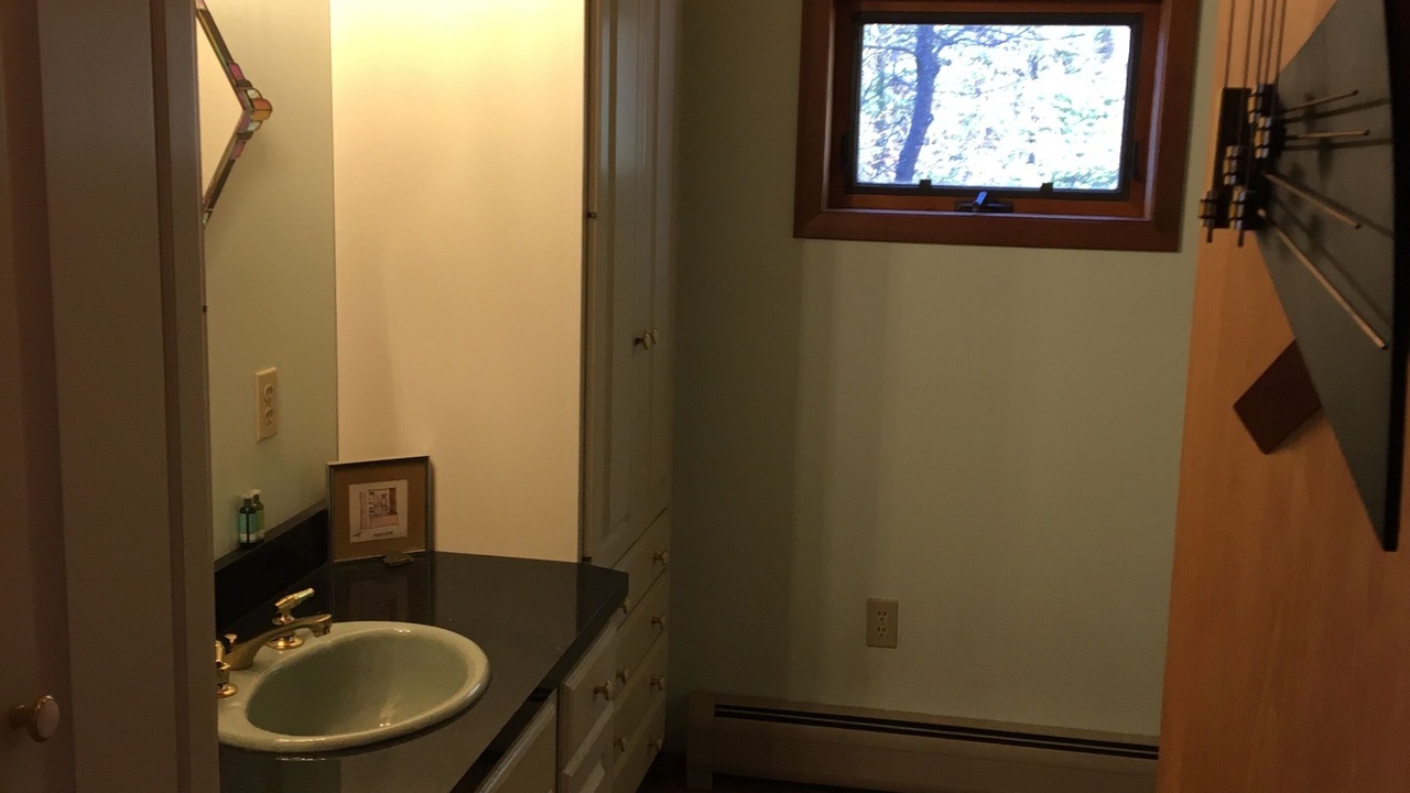 Photo of Bathroom in Eden