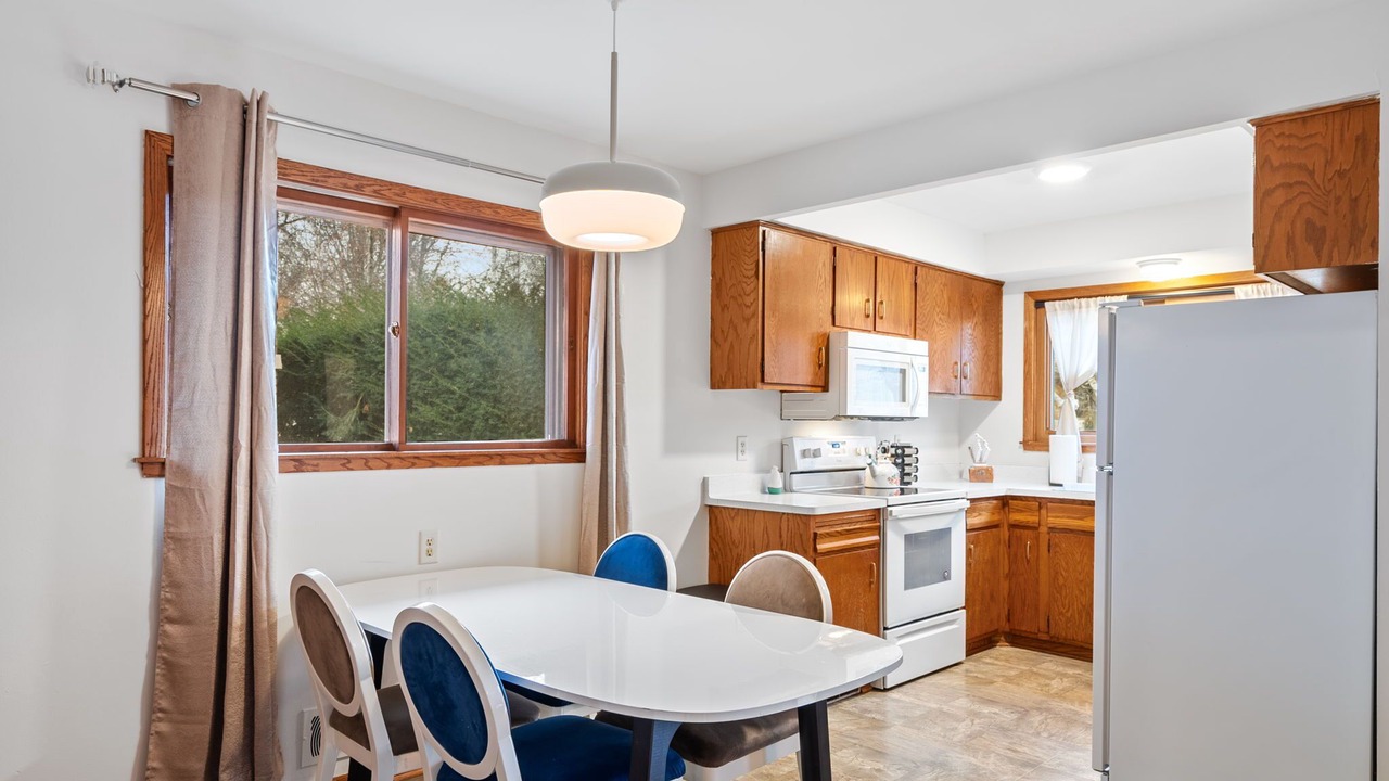 Photo of Kitchen in Summit - University