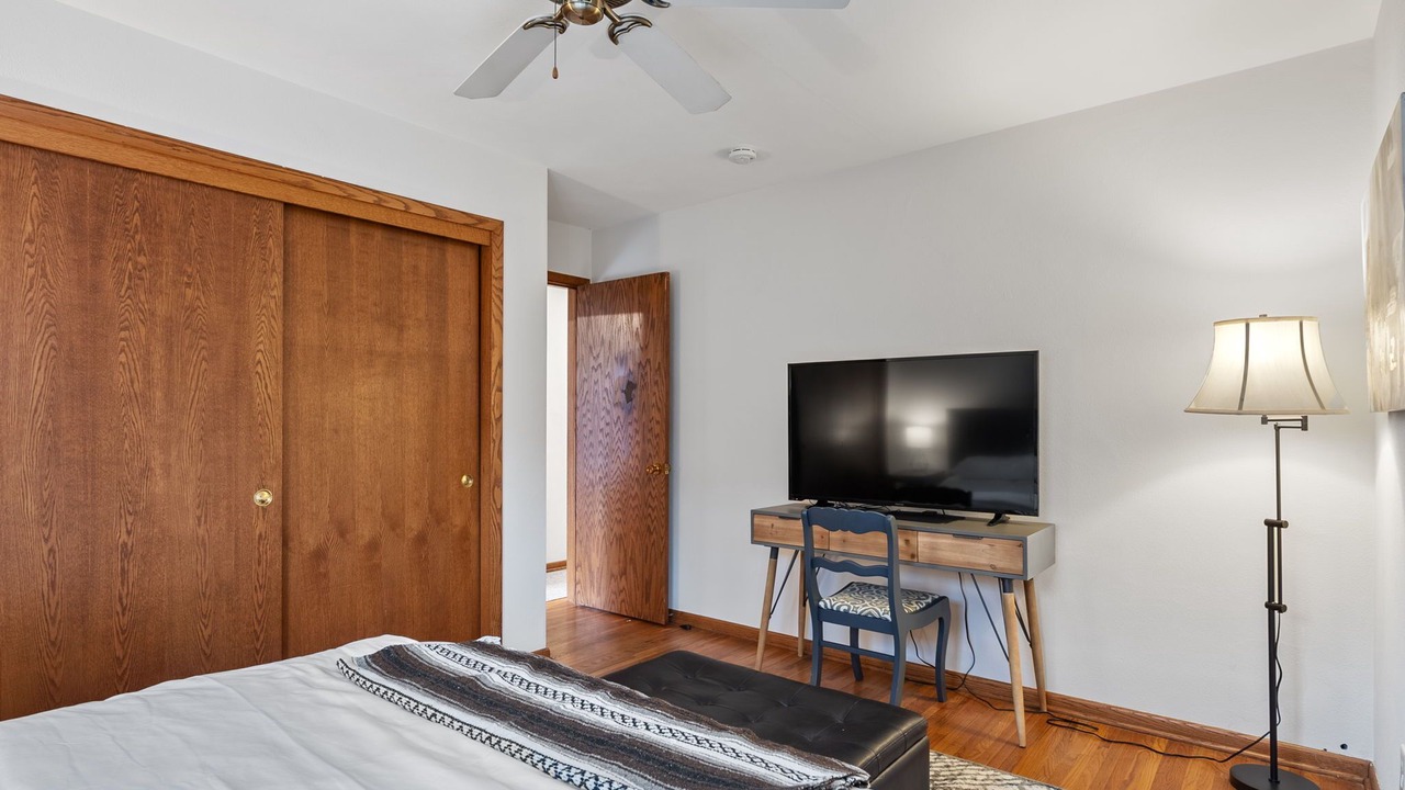 Photo of Bedroom in Summit - University