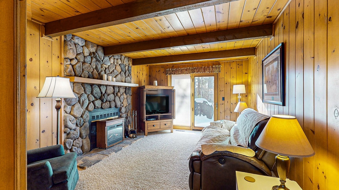 Photo of Livingroom in Manitowish Waters