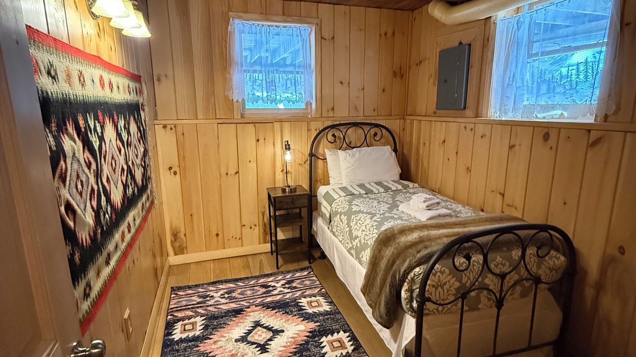 Photo of Bedroom in East Jamaica