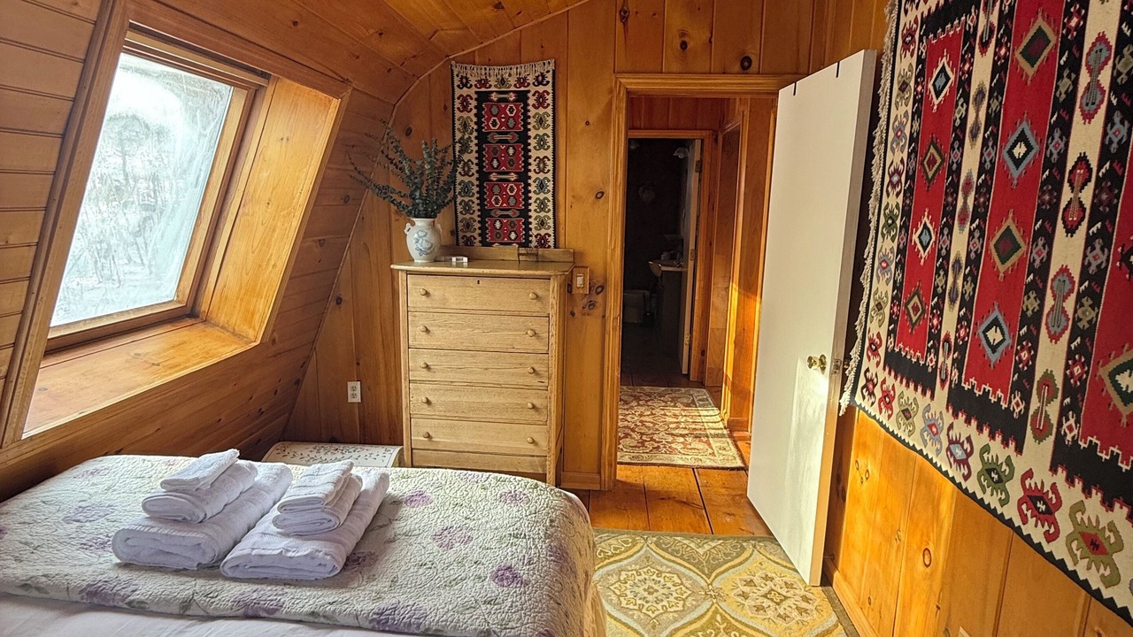 Photo of Bedroom in East Jamaica