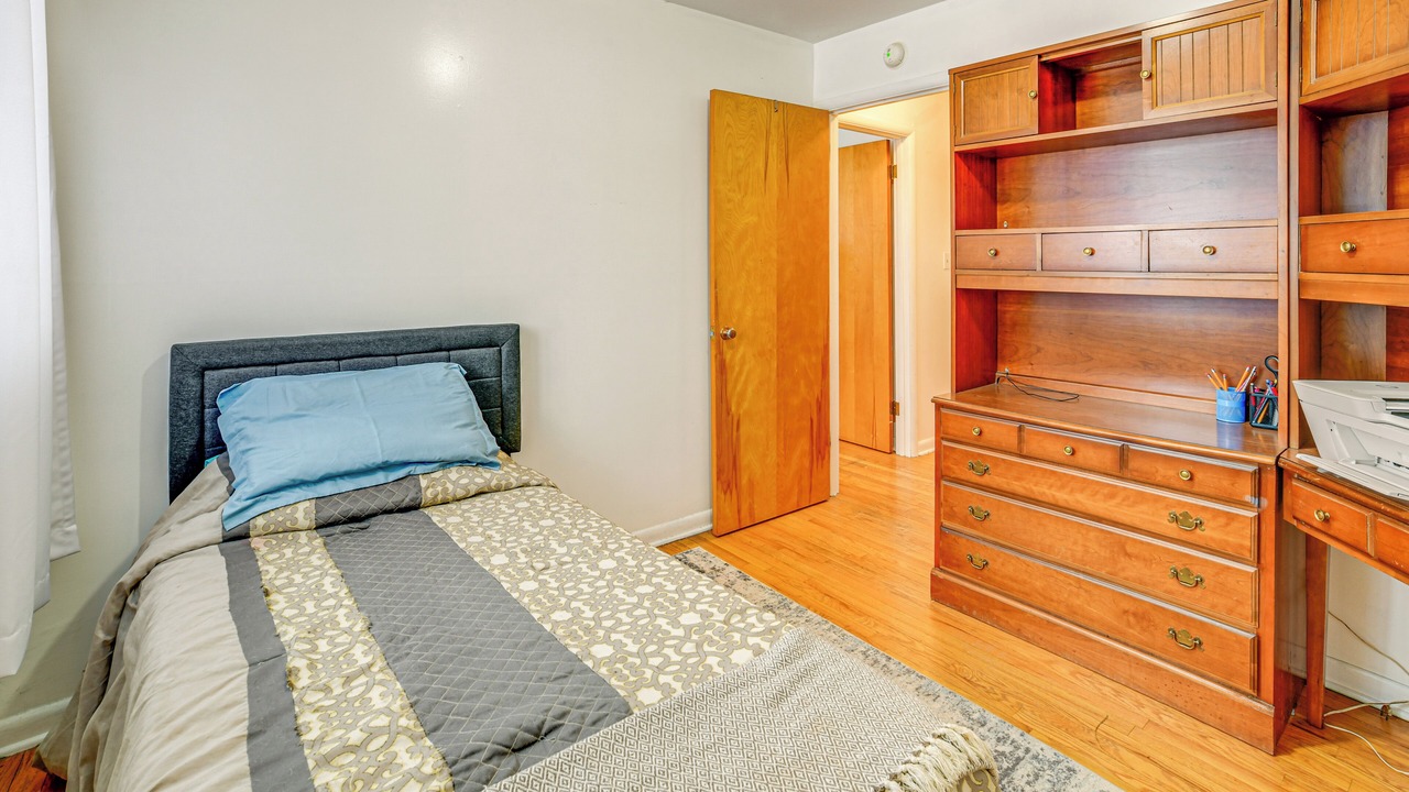 Photo of Bedroom in Utica