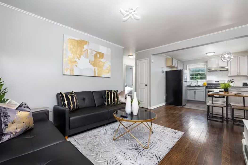 Photo of Livingroom in Newington