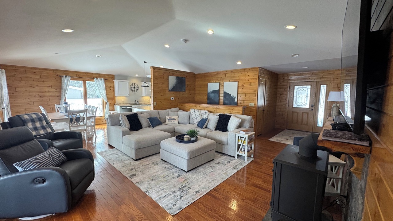 Photo of Livingroom in Spooner
