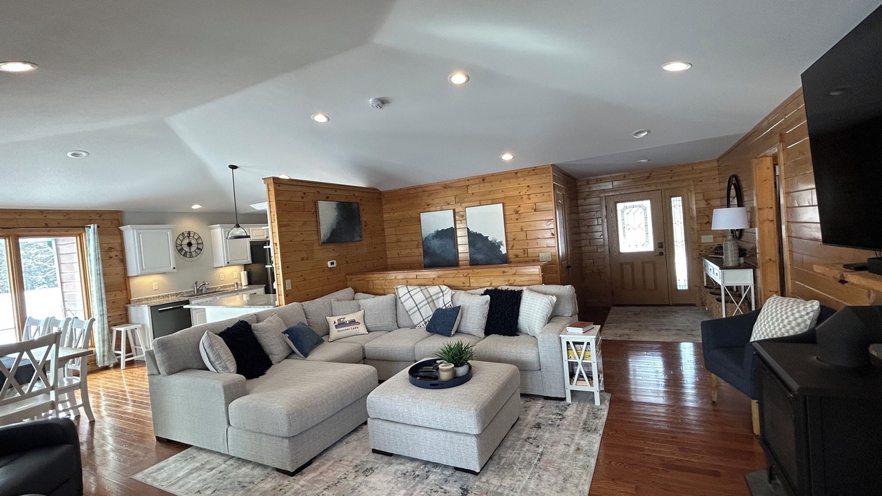 Photo of Livingroom in Spooner