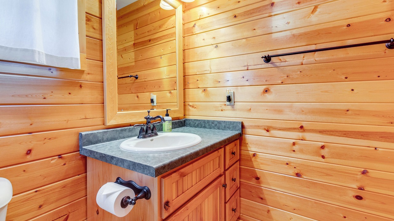 Photo of Bathroom in Cecil