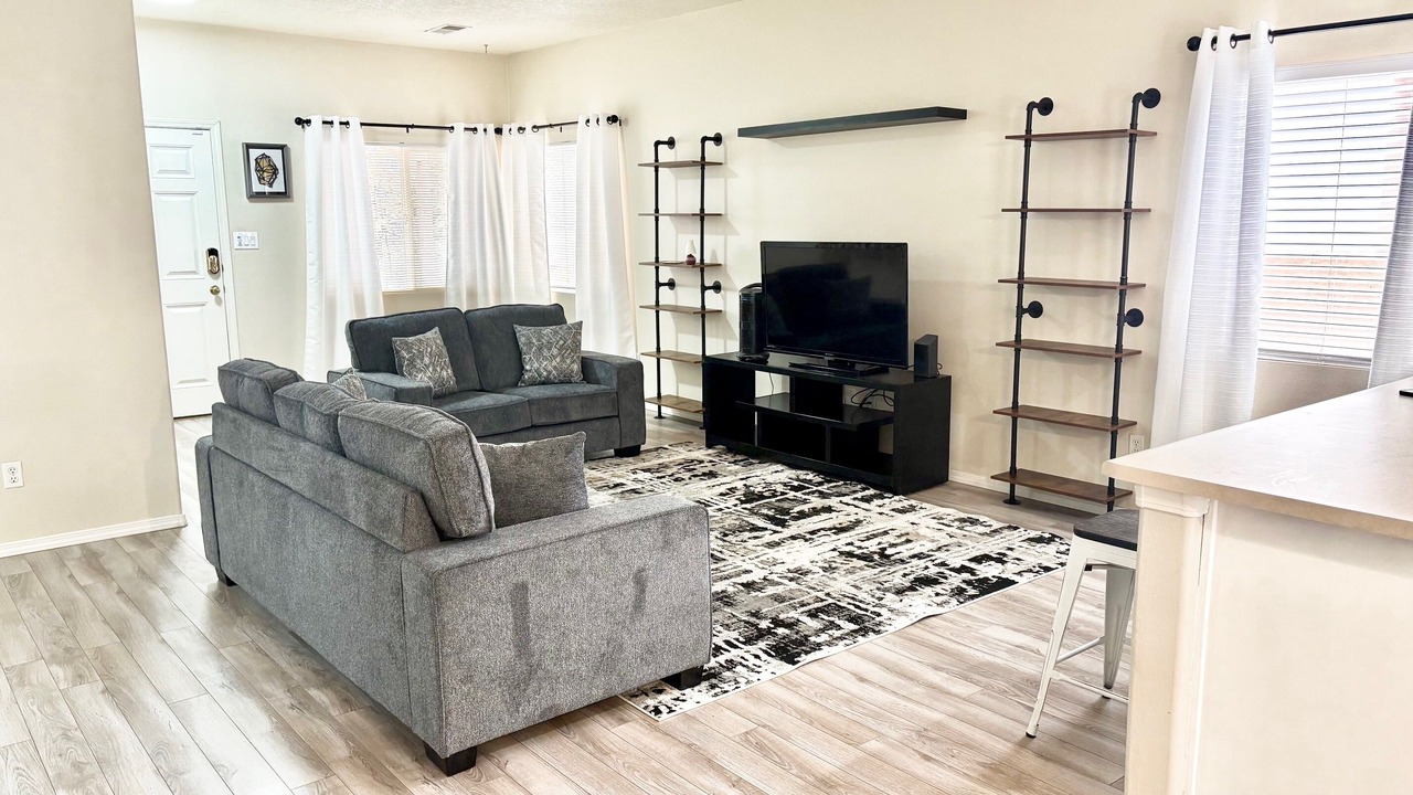 Photo of Livingroom in North Valley