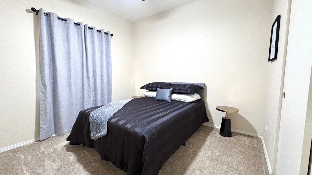 Photo of Bedroom in North Valley