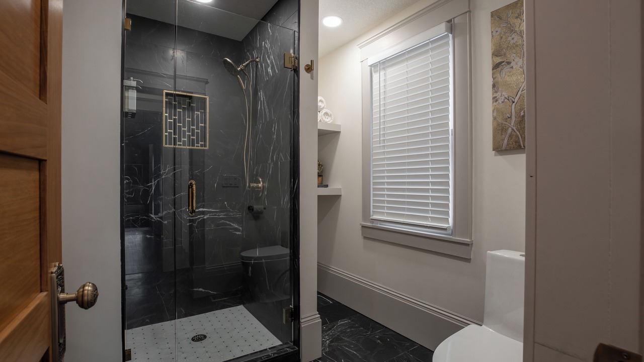 Photo of Bathroom in Linden Hills
